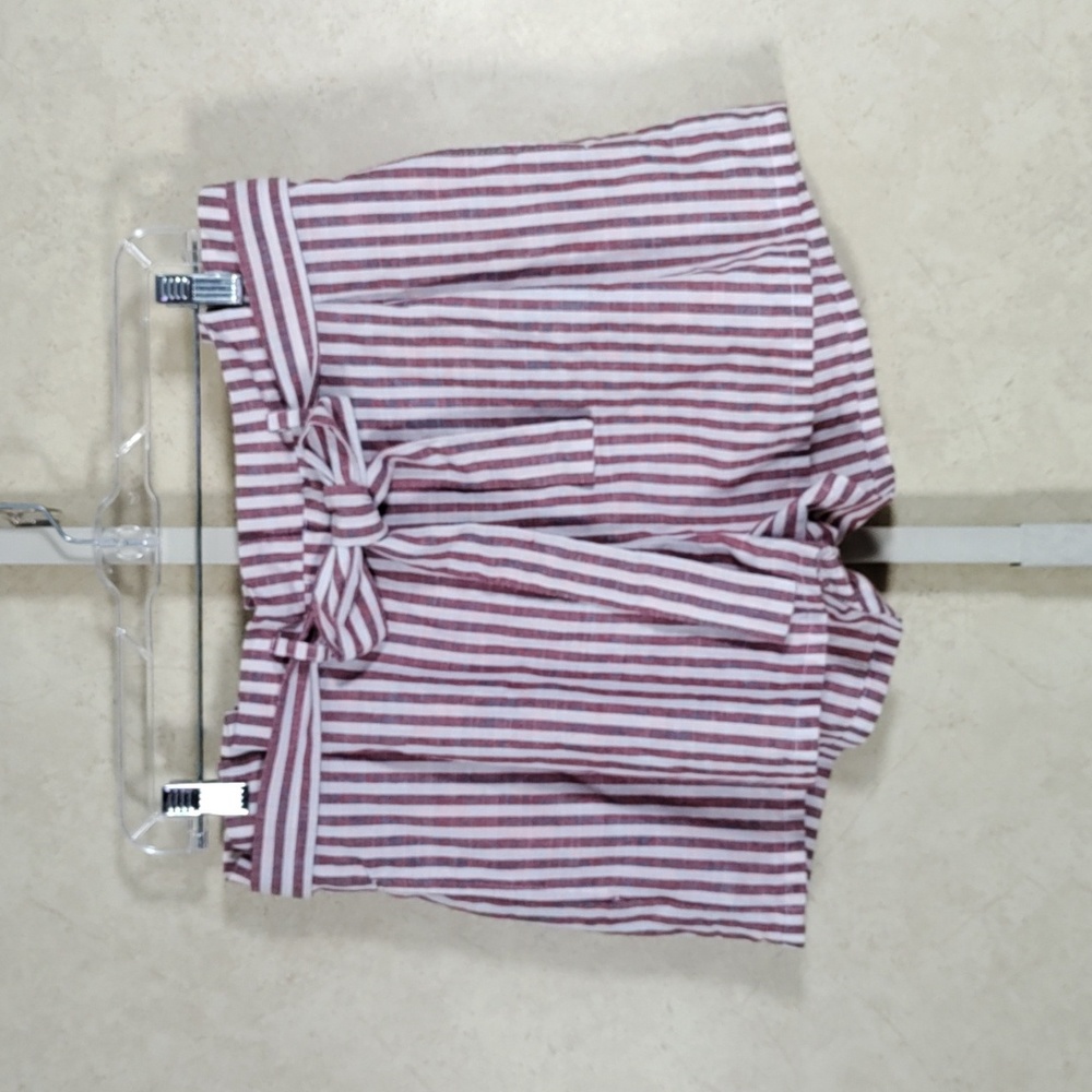 2/$10 05123 Love Tree maroon & white striped shorts M